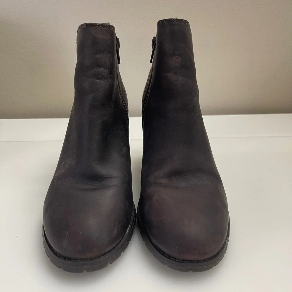Clarks Ankle Boots Womens 9 Verona Trish Brown Leather Block Heel Comfort Bootie